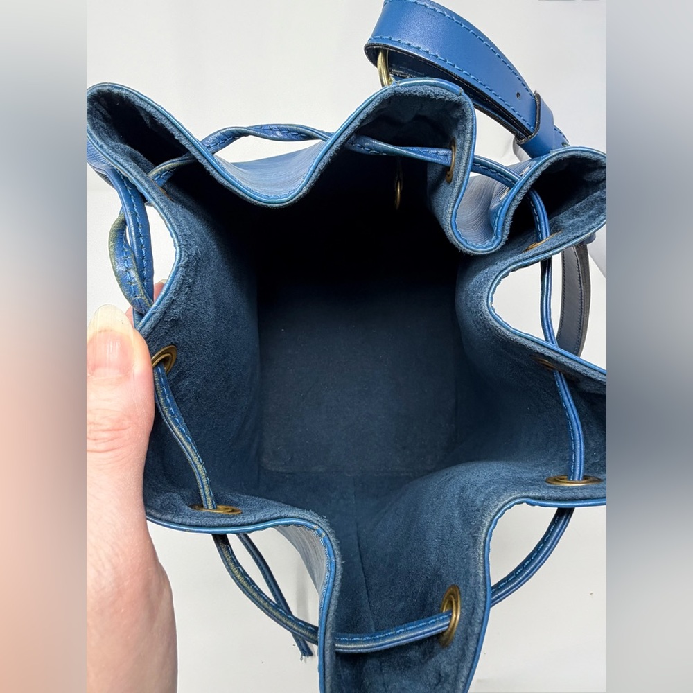 Louis Vuitton Blue Epi Noe MM Shoulder Bag - Picture 7 of 15